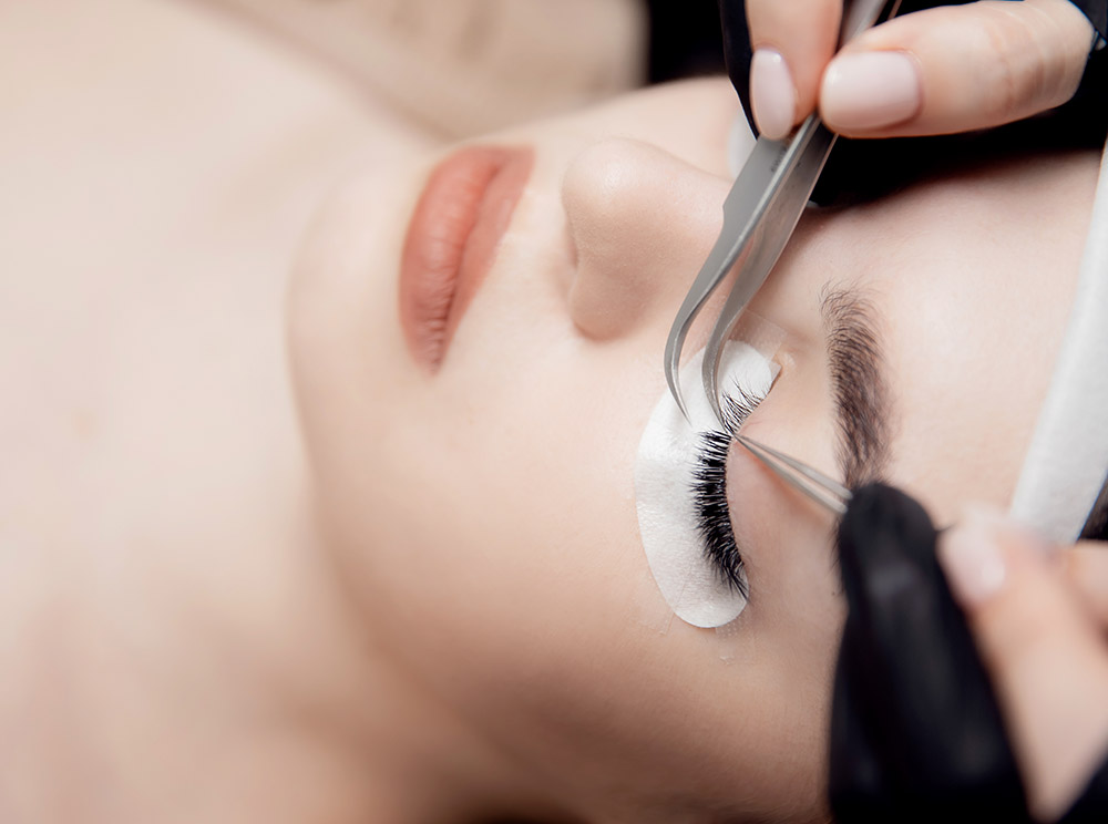 EYELASH EXTENSION 